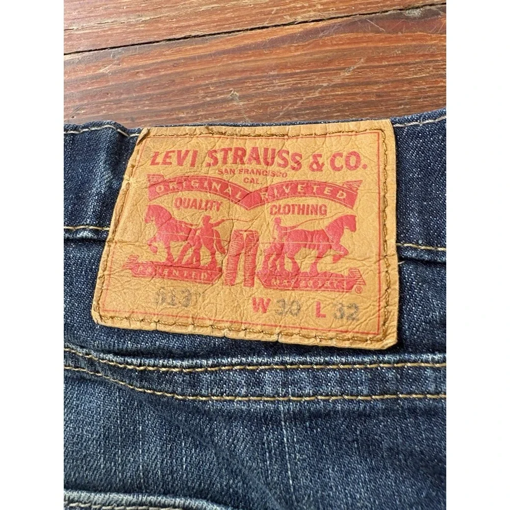 Levi Strauss 513 Men's Jeans 30x32 Medium Blue Wash Slim Straight Distressed
